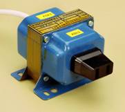 Style 04-1007 — in 3-core PVC cable, out 2-way American socket